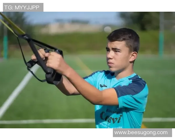 足球明星们的健康饮食秘诀：水果如何助力他们的运动表现与体能恢复